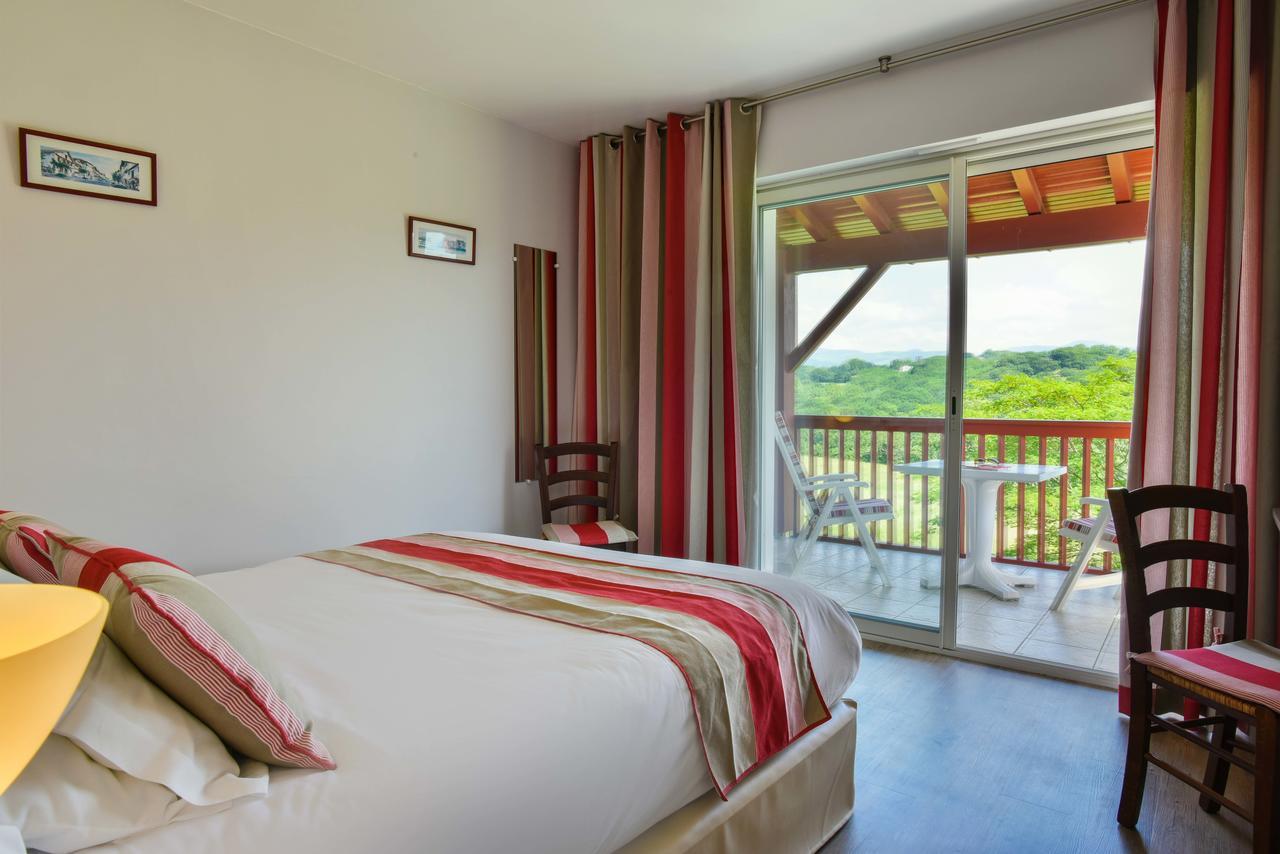 Hotel Logis Baratxartea Sare