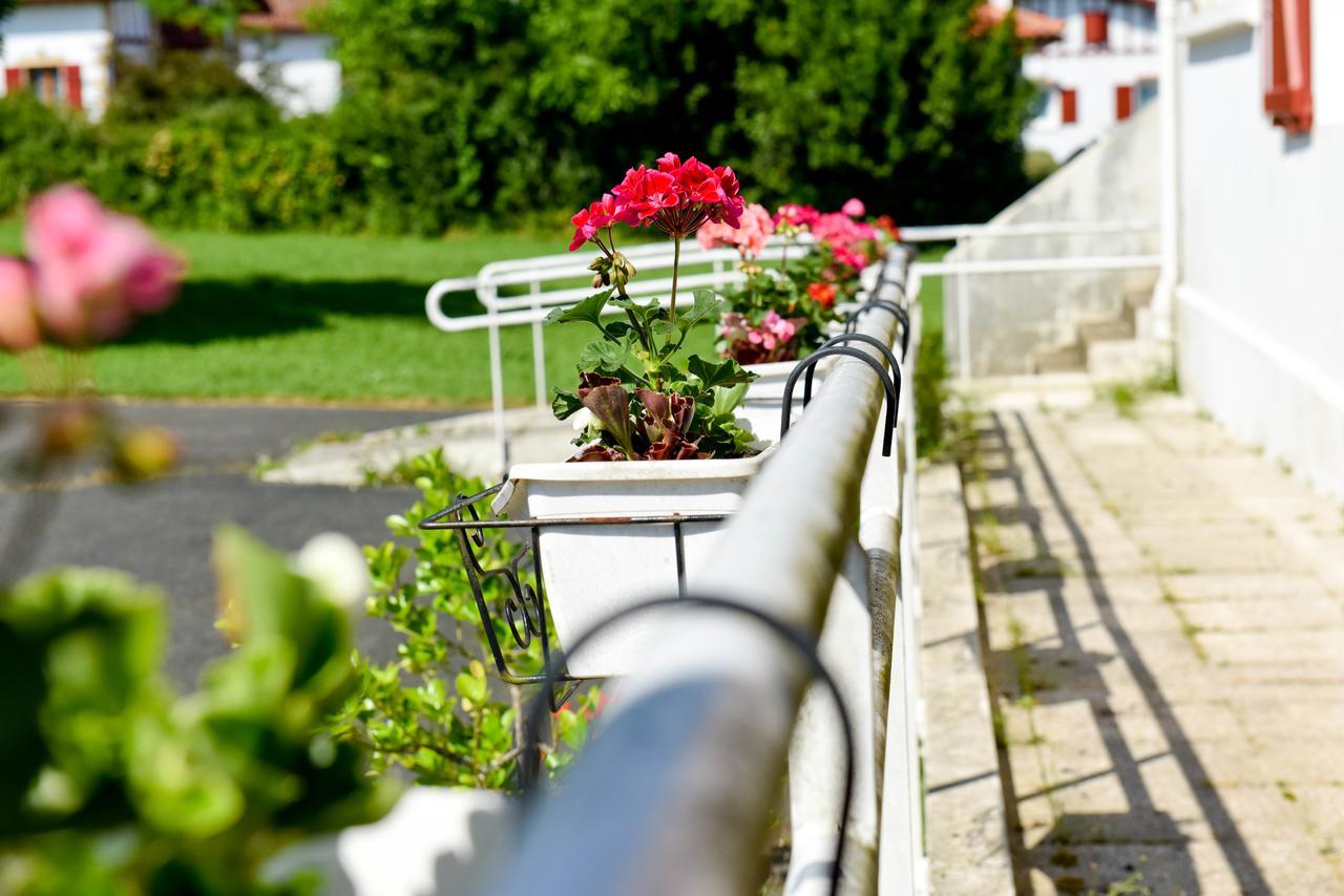 Logis Baratxartea Hotel
